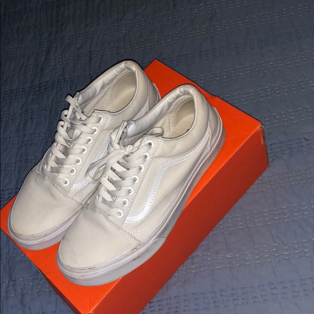 White vans shoes size 9